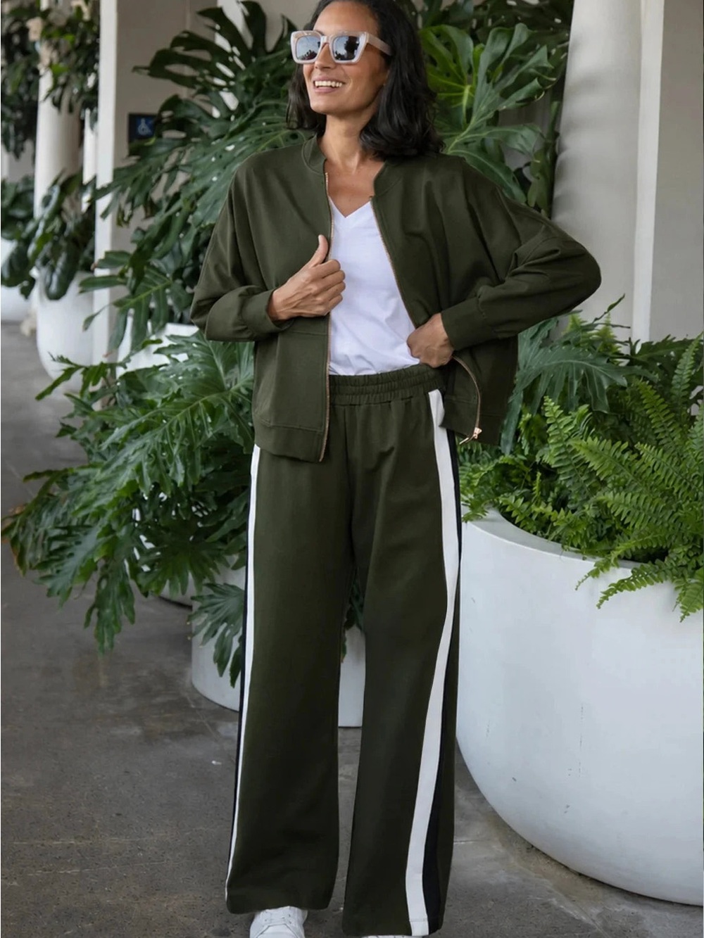 Carolina Ariana Side Stripe Jogger Olive XXL NWT